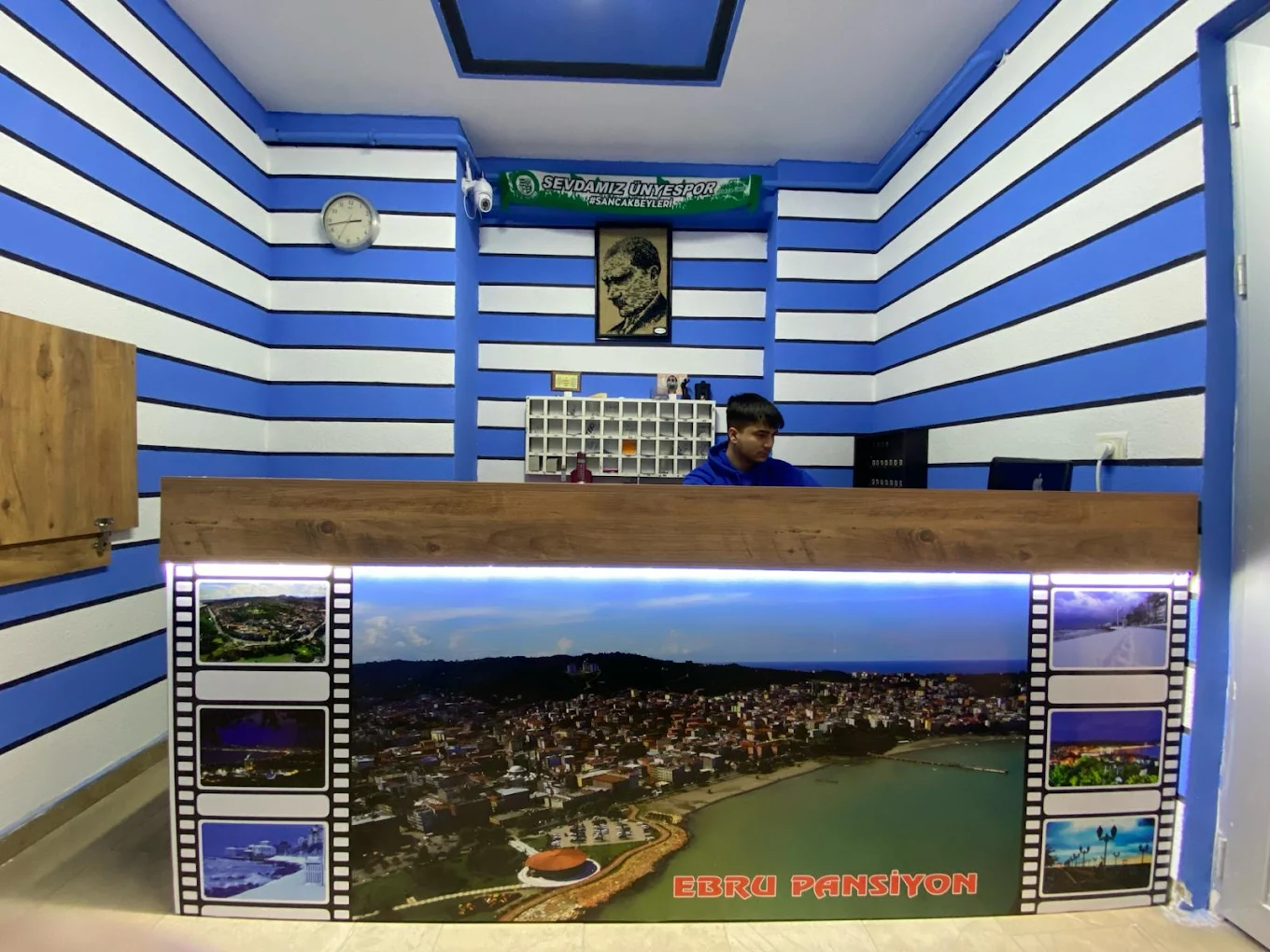 Ebru Pansiyon Resepsiyon